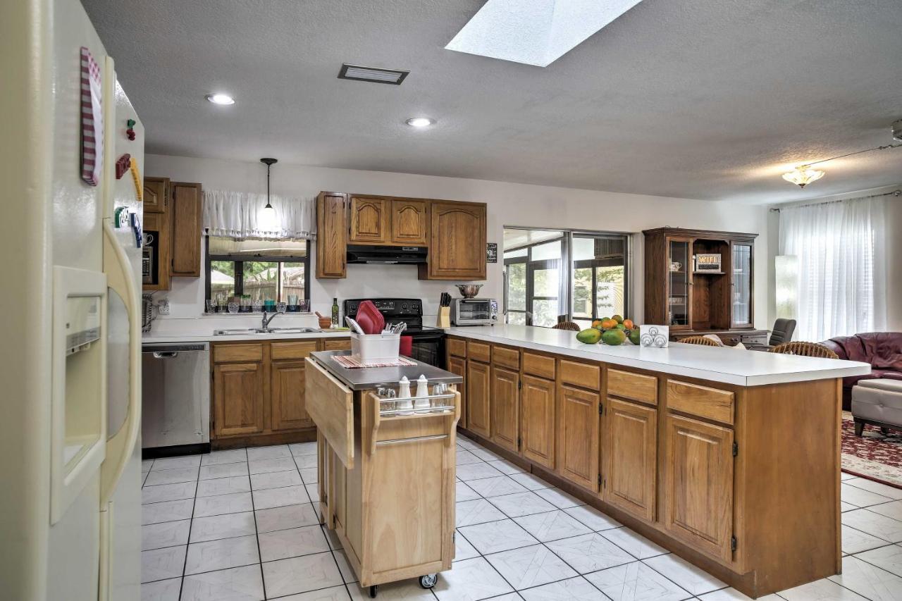 Quiet Near Shopping And 15 Miles From Orlando! Holiday home