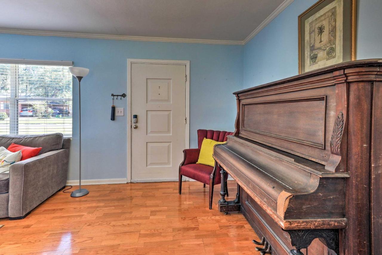 With Large Backyard About 1 Mile From Fsc! Holiday home Lakeland