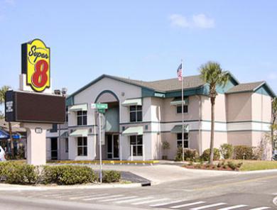 Super 8 By Wyndham Kissimmee