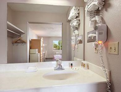 Super 8 By Wyndham Kissimmee