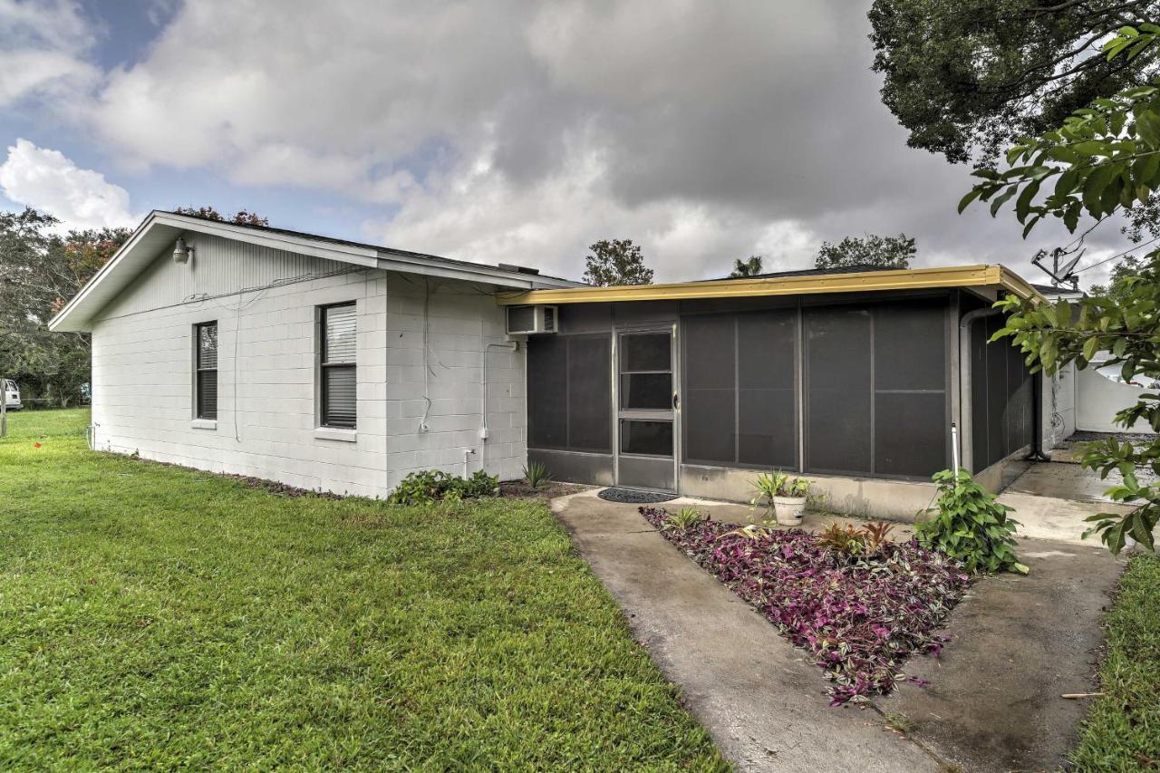 Holiday home Quiet Near Shopping And 15 Miles From Orlando!