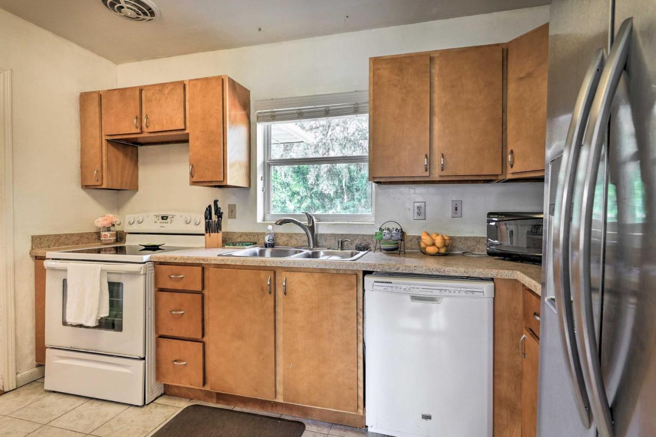 With Large Backyard About 1 Mile From Fsc! Holiday home *