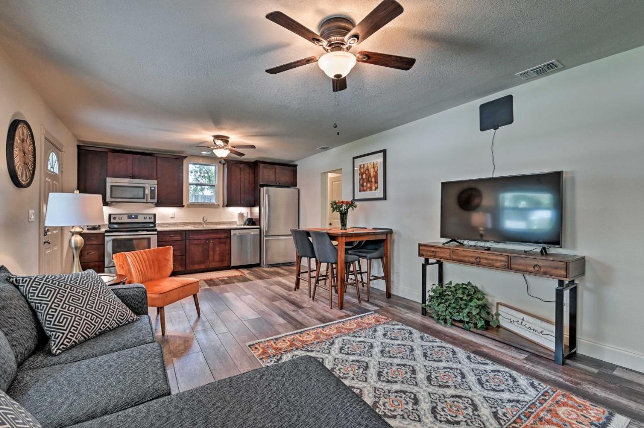 Holiday home Winter Garden With Gas Grill, Walk To Dtwn!