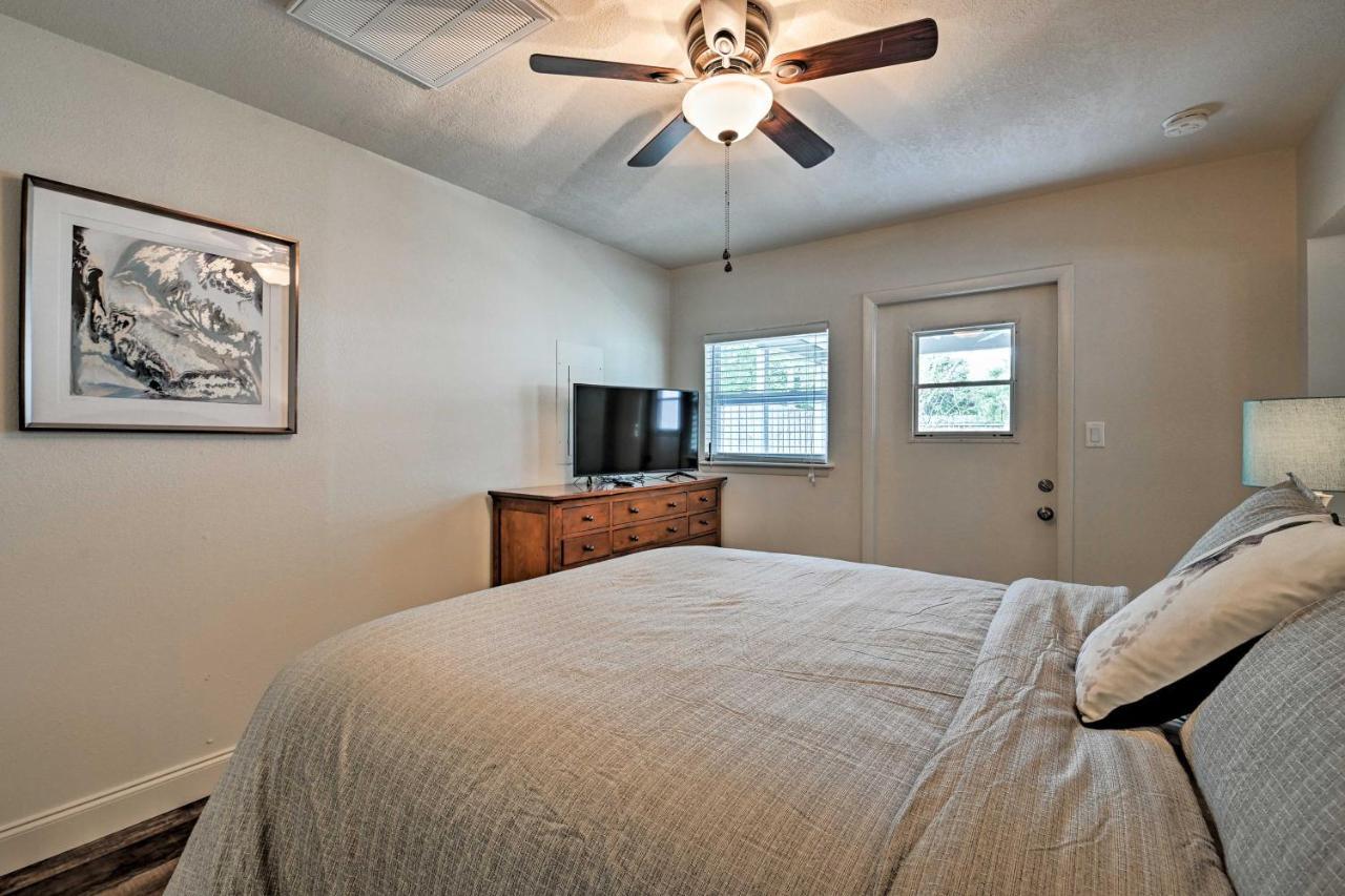 Holiday home Winter Garden With Gas Grill, Walk To Dtwn!