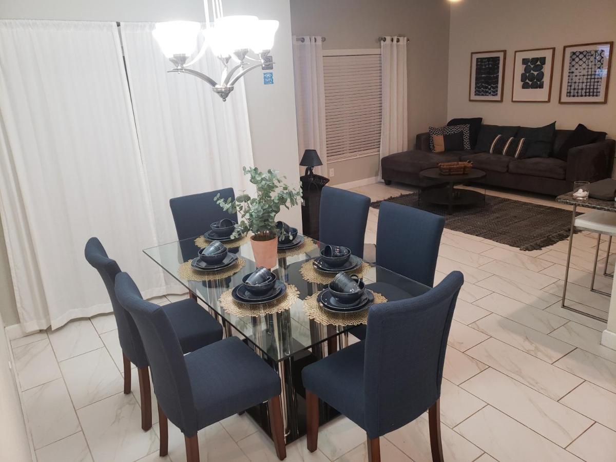 Apartment 4 Bedroom Private Lakefront Town At Storey Near World Parks Kissimmee