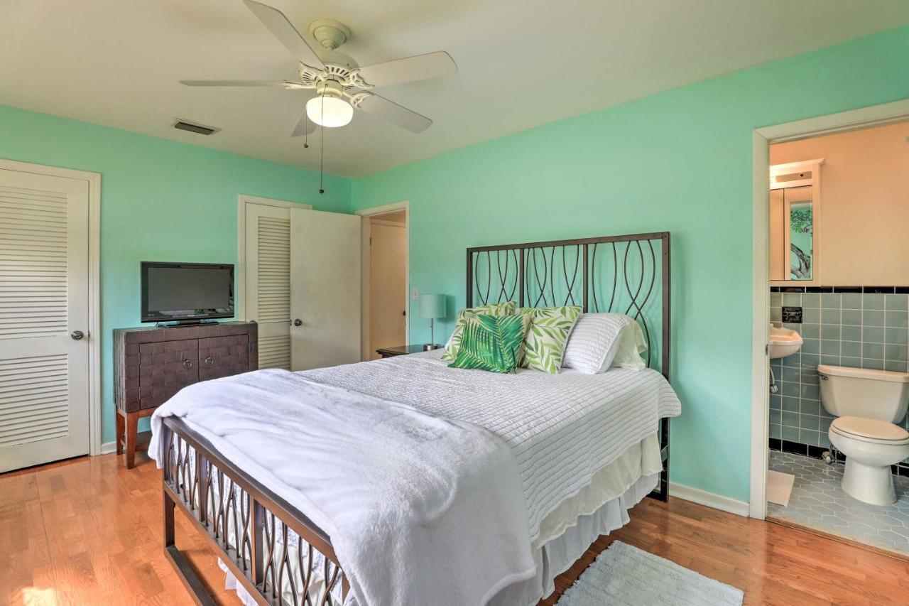 With Large Backyard About 1 Mile From Fsc! Lakeland