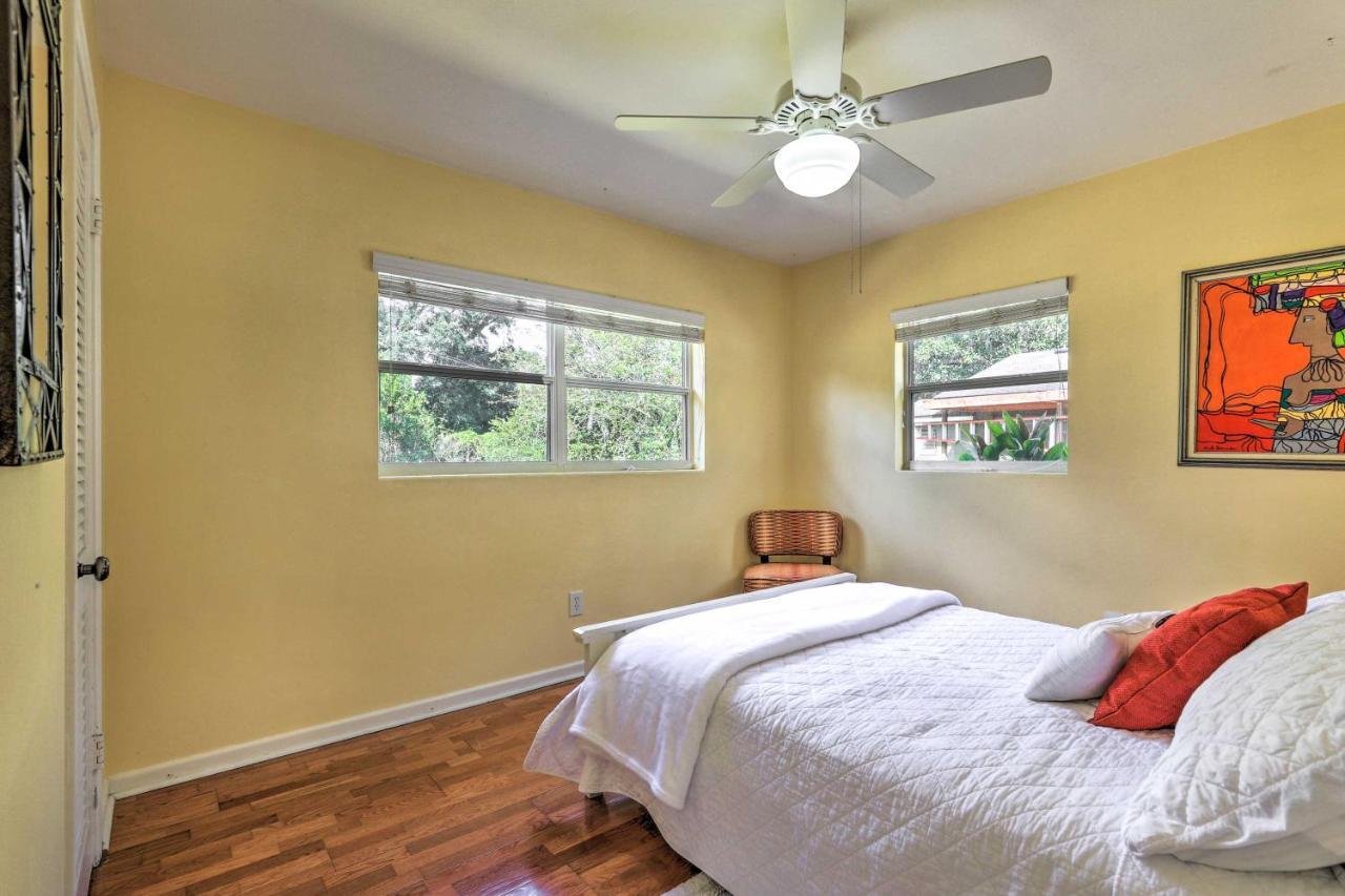 With Large Backyard About 1 Mile From Fsc! Lakeland