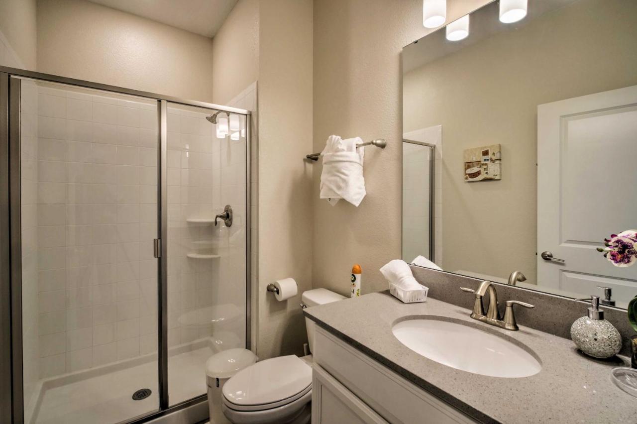 Disney-area Townhome With Lanai And Amenities! *