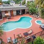 Days Inn & Suites By Wyndham Orlando Airport