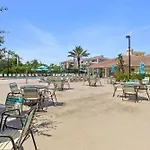 Executive 3 Bedroom Villa At Universal