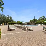 Executive 3 Bedroom Villa At Universal