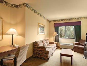 Days & By Wyndham Airport Motel Orlando