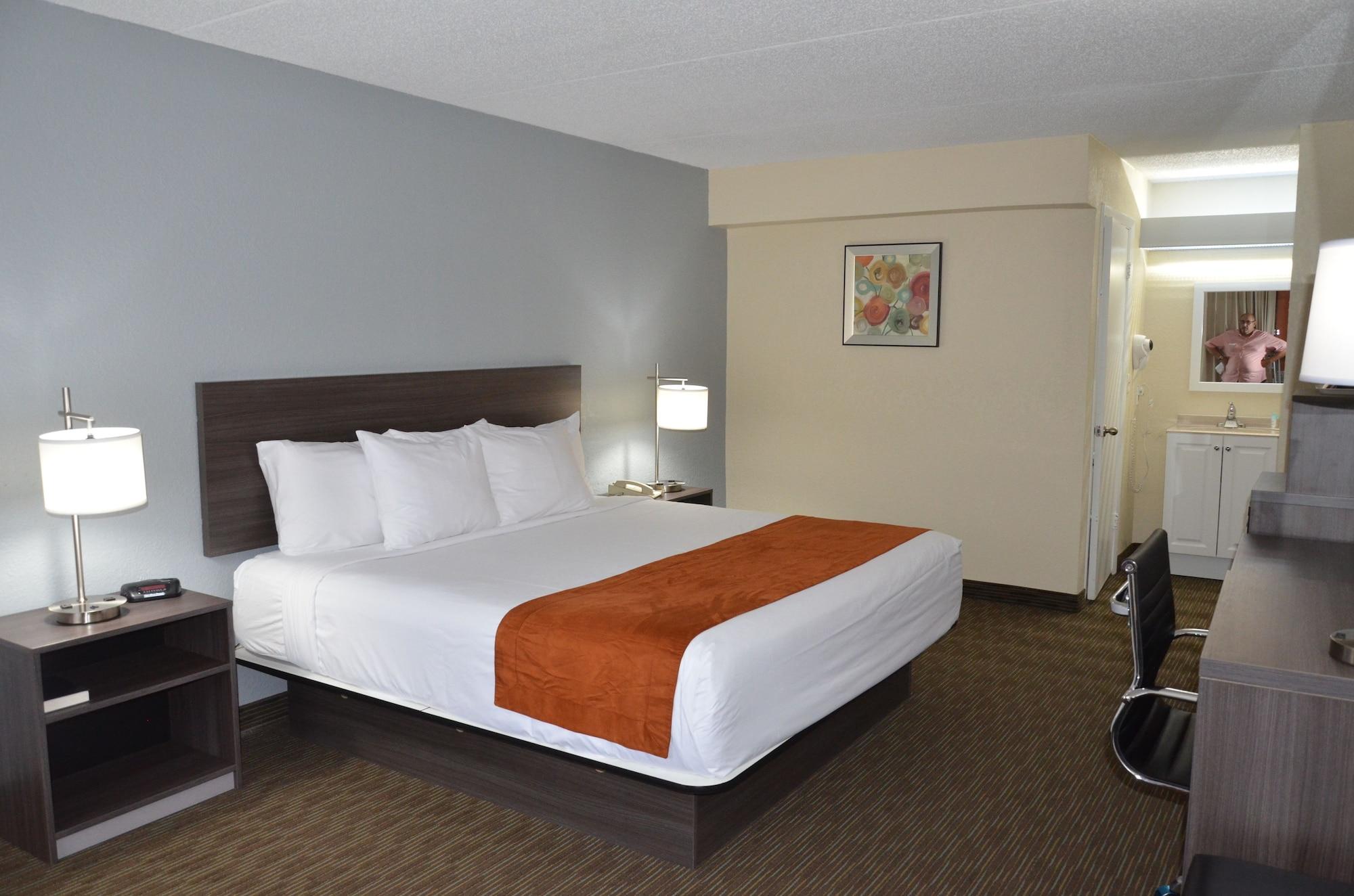 Days & By Wyndham Airport Motel Orlando