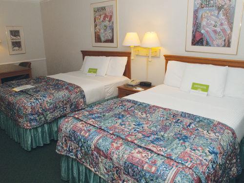 Hotel La Quinta By Wyndham Airport West 3*