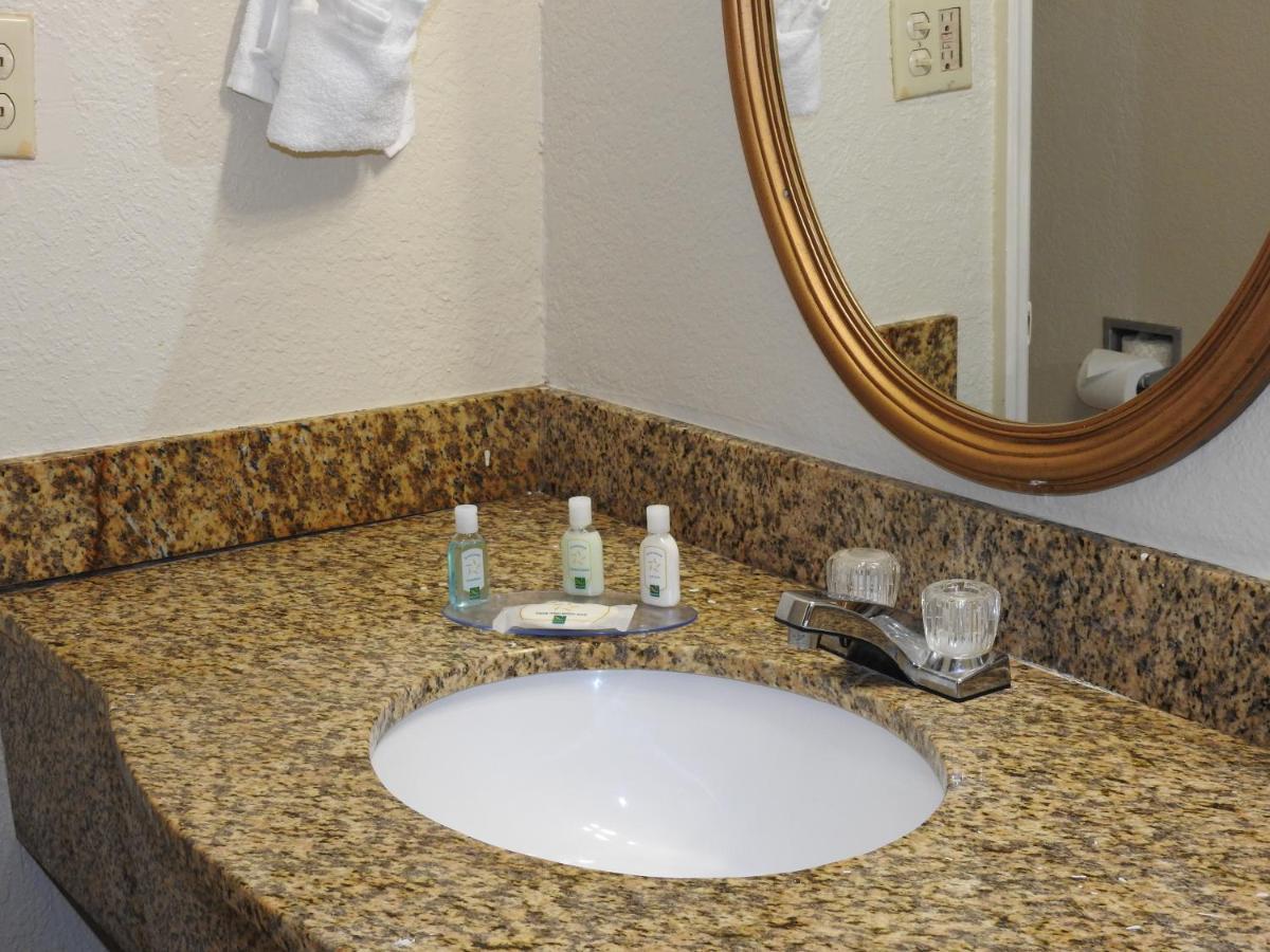 Howard Johnson By Wyndham Orlando-international Drive 2* Orlando
