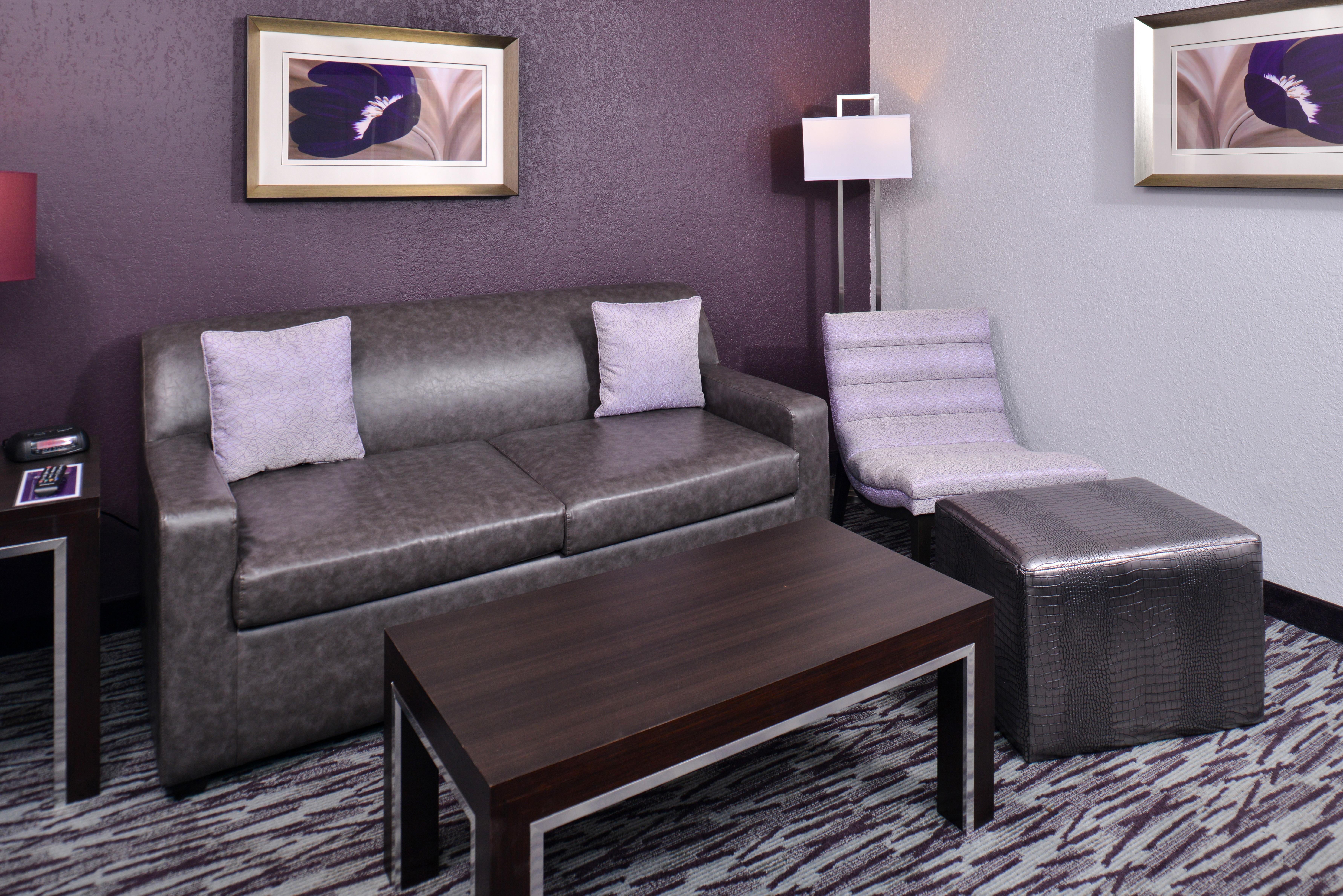 Clarion & Across From Universal Hotel Orlando