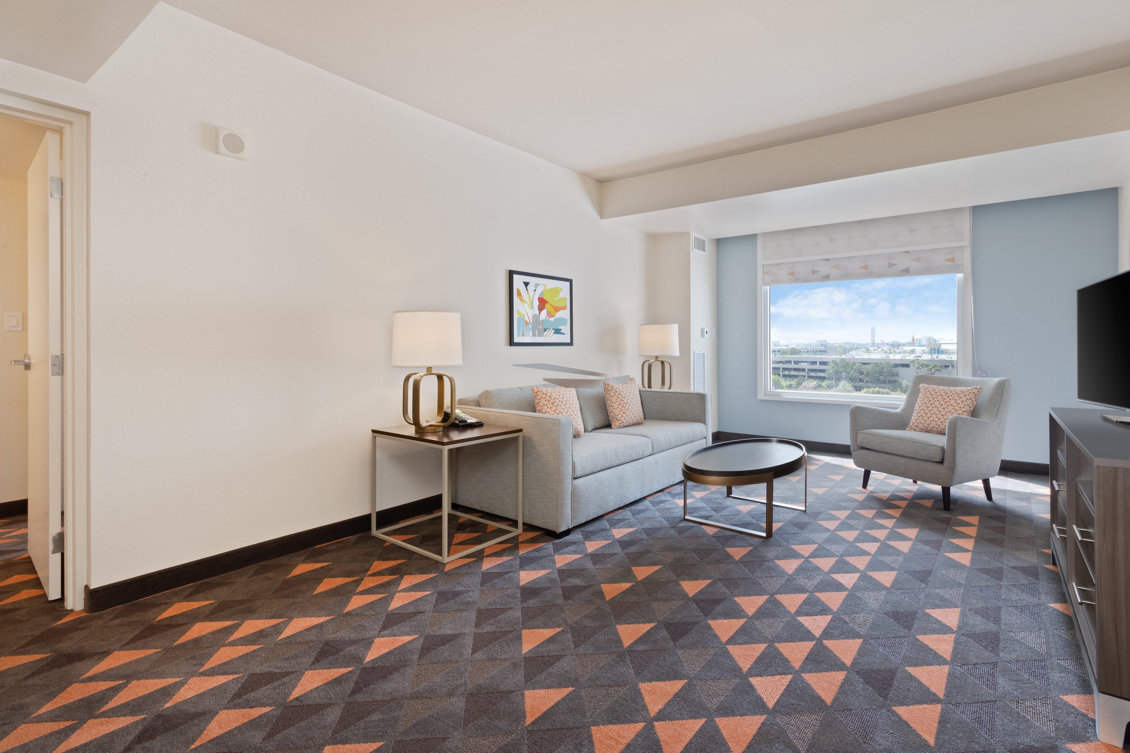 Holiday & Across From Universal By Ihg Resort 3*