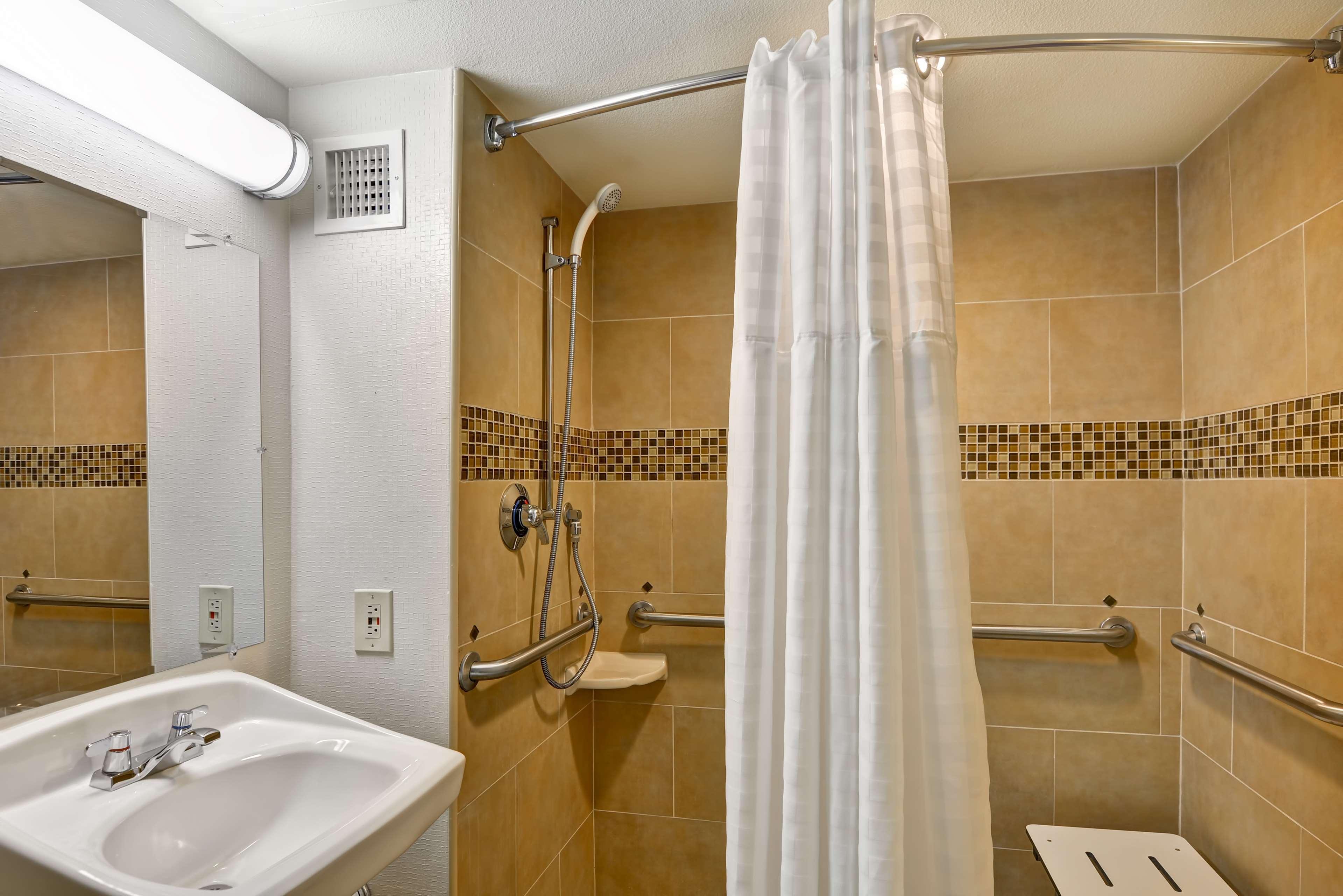 Embassy By Hilton Orlando North Hotel 3*