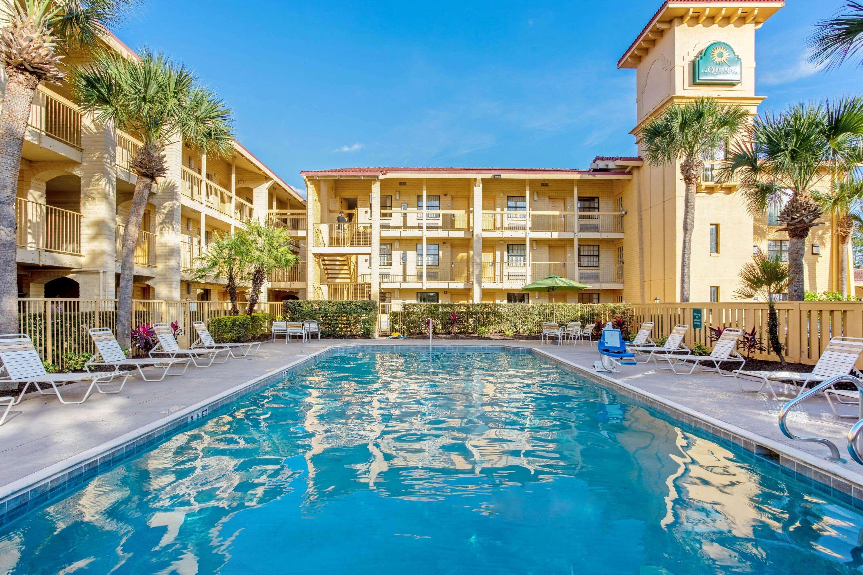 La Quinta By Wyndham Airport West 3*