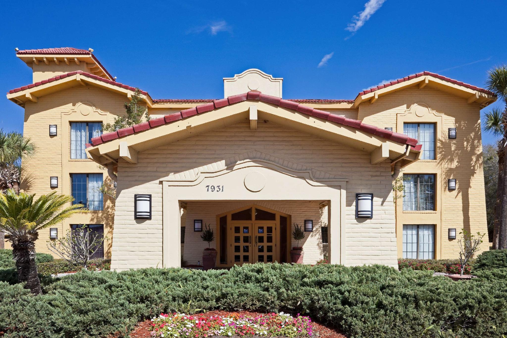 La Quinta By Wyndham Airport West 3*