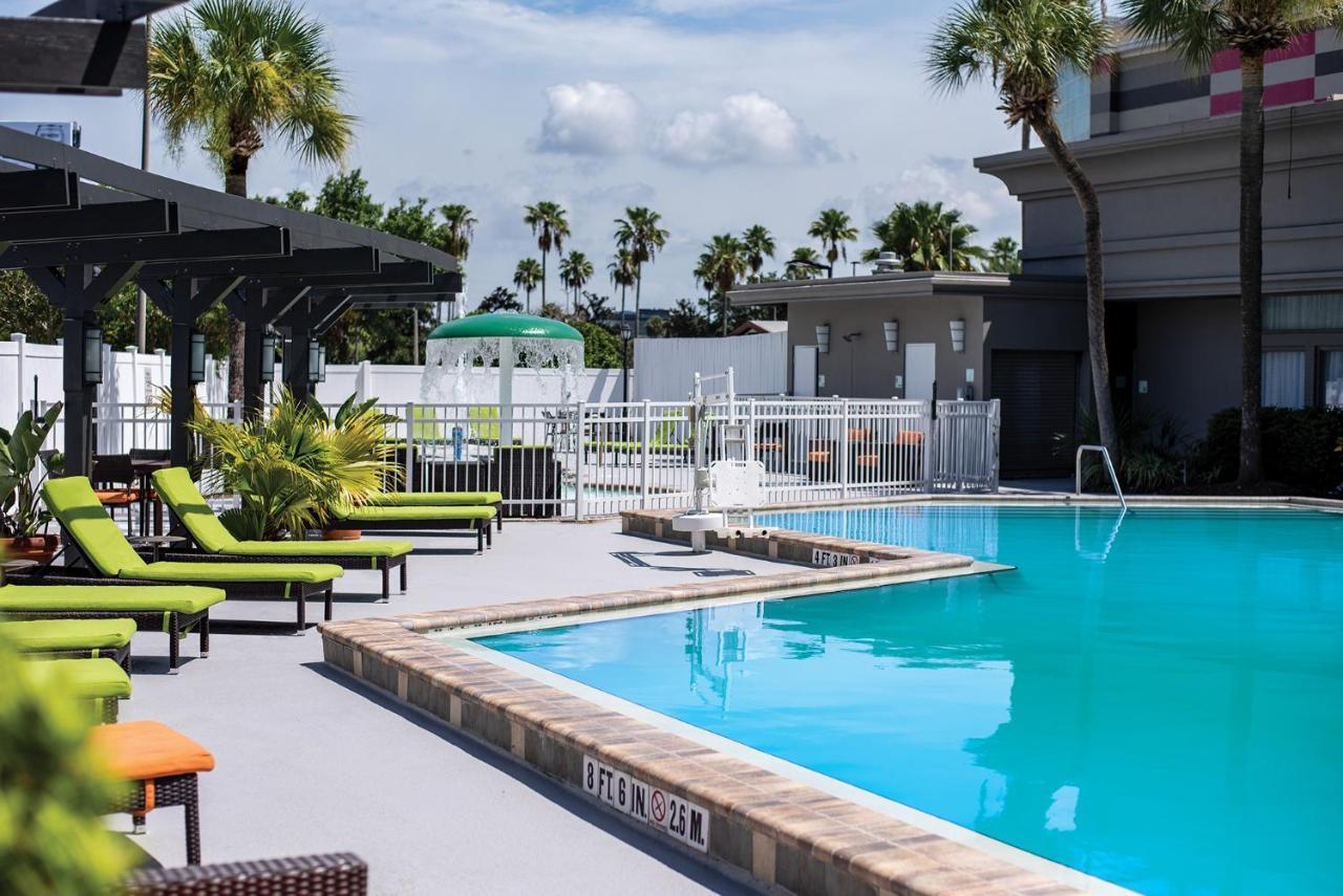 Resort Holiday & Across From Universal By Ihg 3*