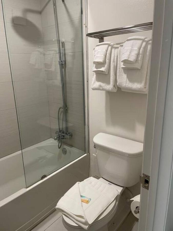 Hotel 151 Entire Studio Minutes From Disney *
