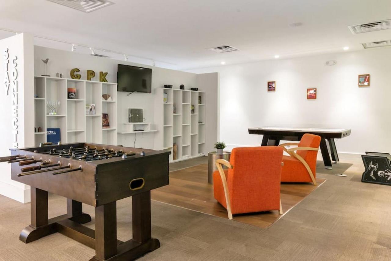 112 Entire Studio Minutes From Disney Hotel