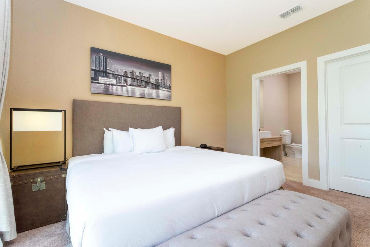Holiday home Gorgeous 4 Bd Close To Disney @ Magic Village 3092 Orlando