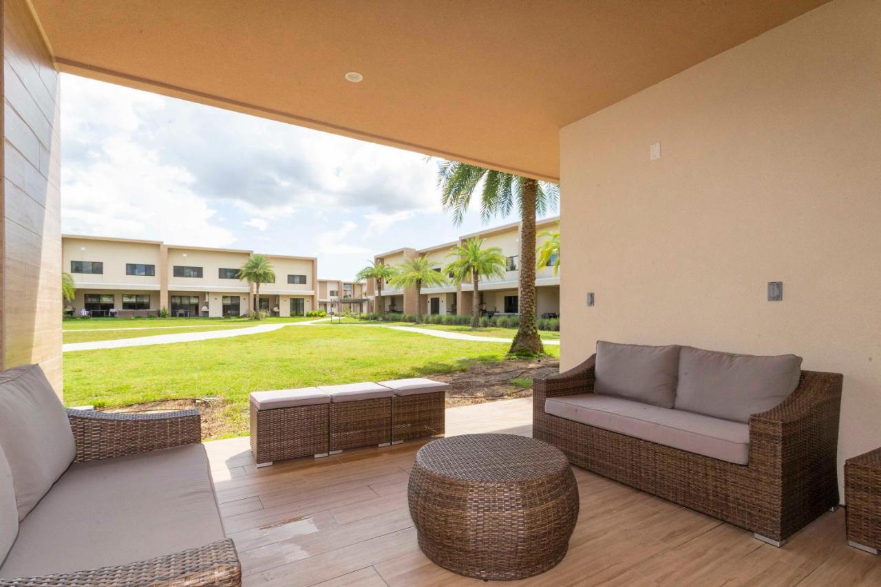 Gorgeous 4 Bd Close To Disney @ Magic Village 3092 Holiday home