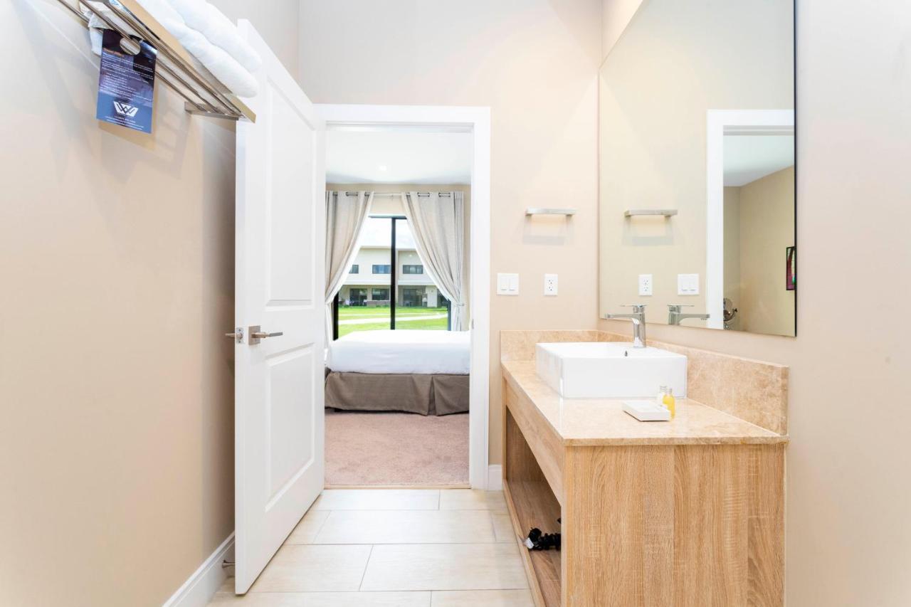 Gorgeous 4 Bd Close To Disney @ Magic Village 3092 Holiday home *