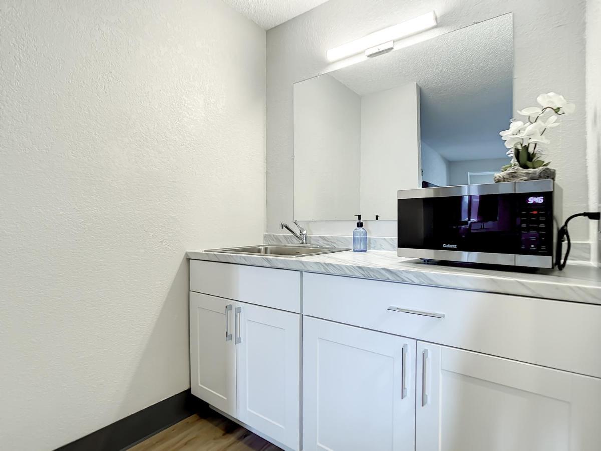 Hotel Stayable West 2*