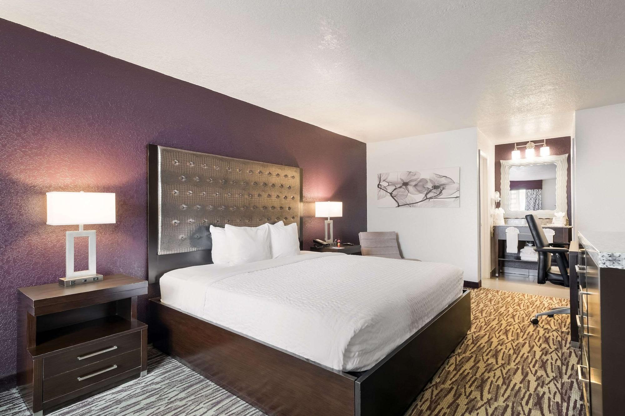 Clarion & Across From Universal Orlando