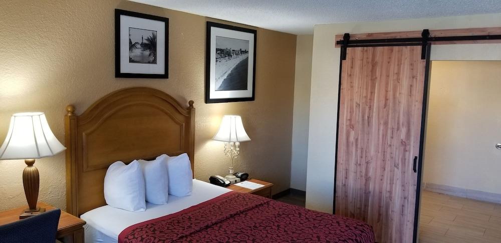 Hotel Days By Wyndham Downtown 2*