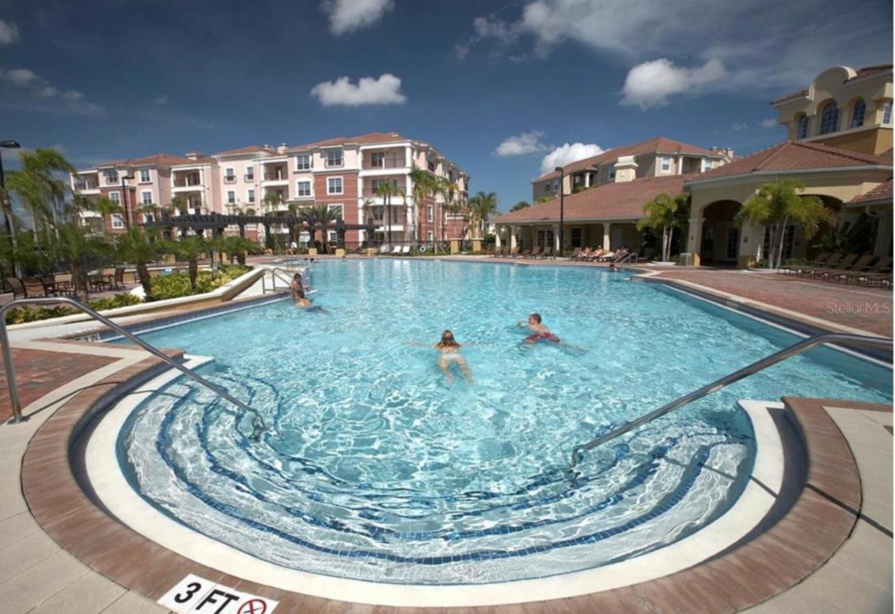 Executive 3 Bedroom At Universal Apartment *