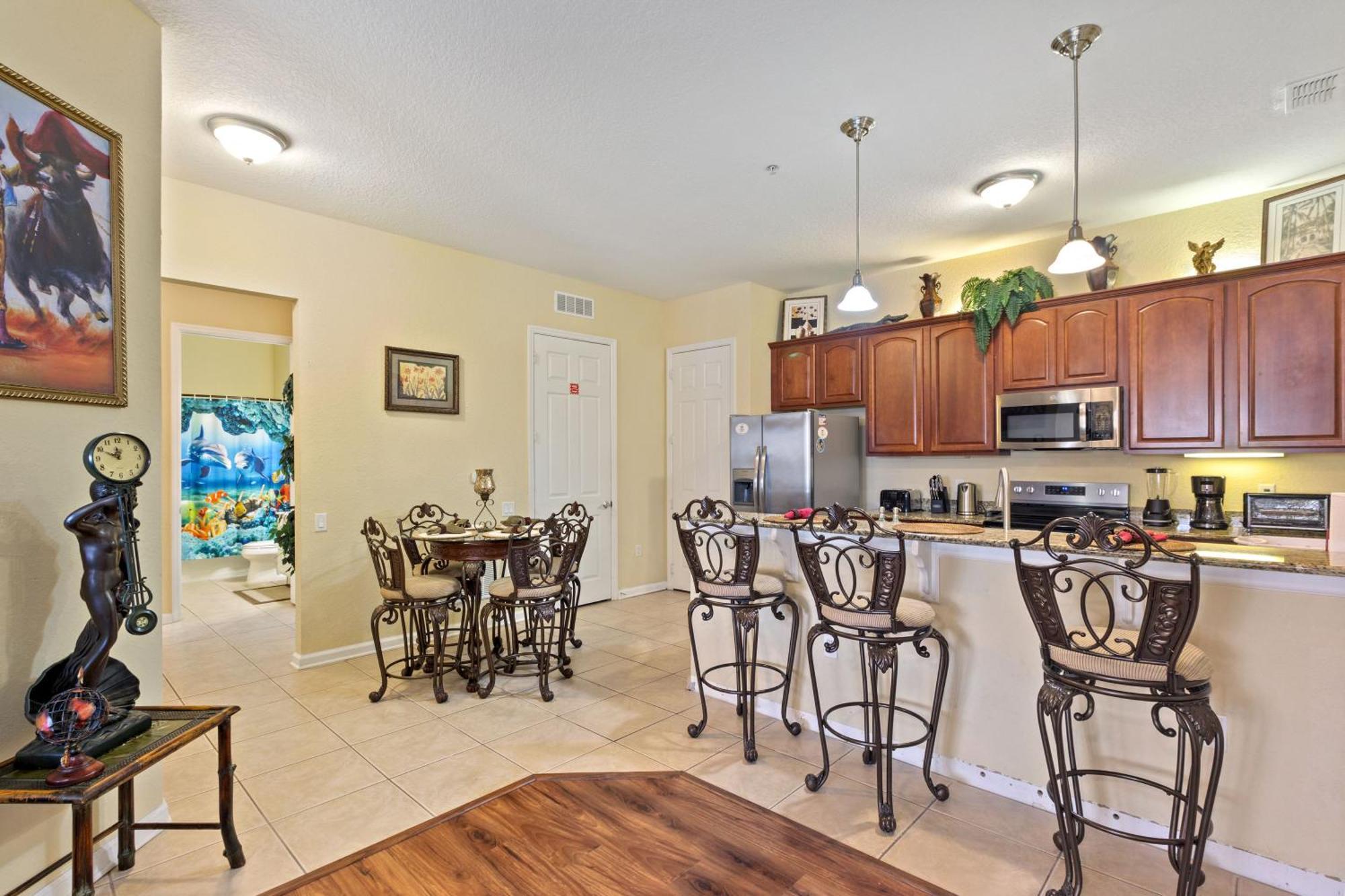 Executive 3 Bedroom At Universal Apartment *