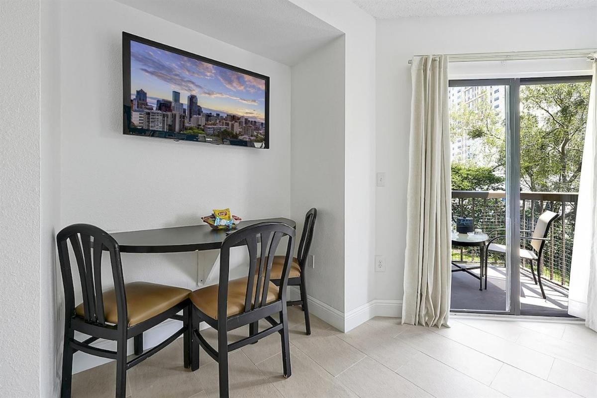 Apartment Enclave Refurbished Condo: Just 2mi To Universal! *