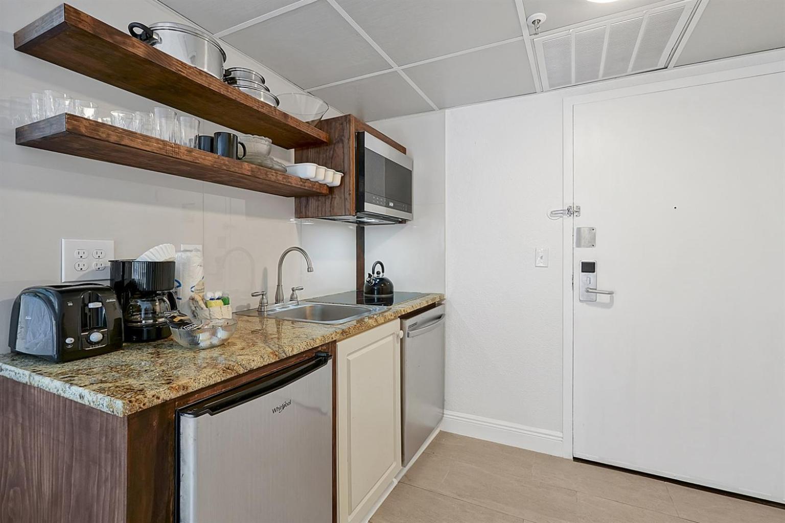 Enclave Refurbished Condo: Just 2mi To Universal! * Orlando