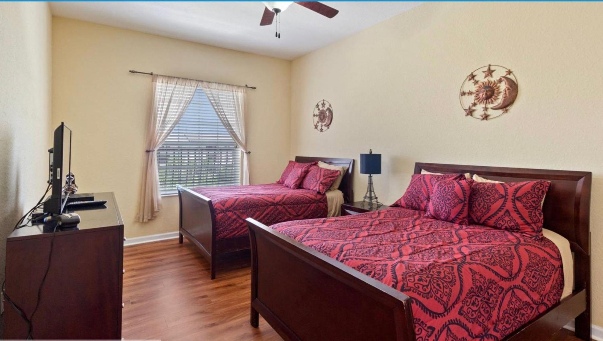 Executive 3 Bedroom At Universal Apartment *