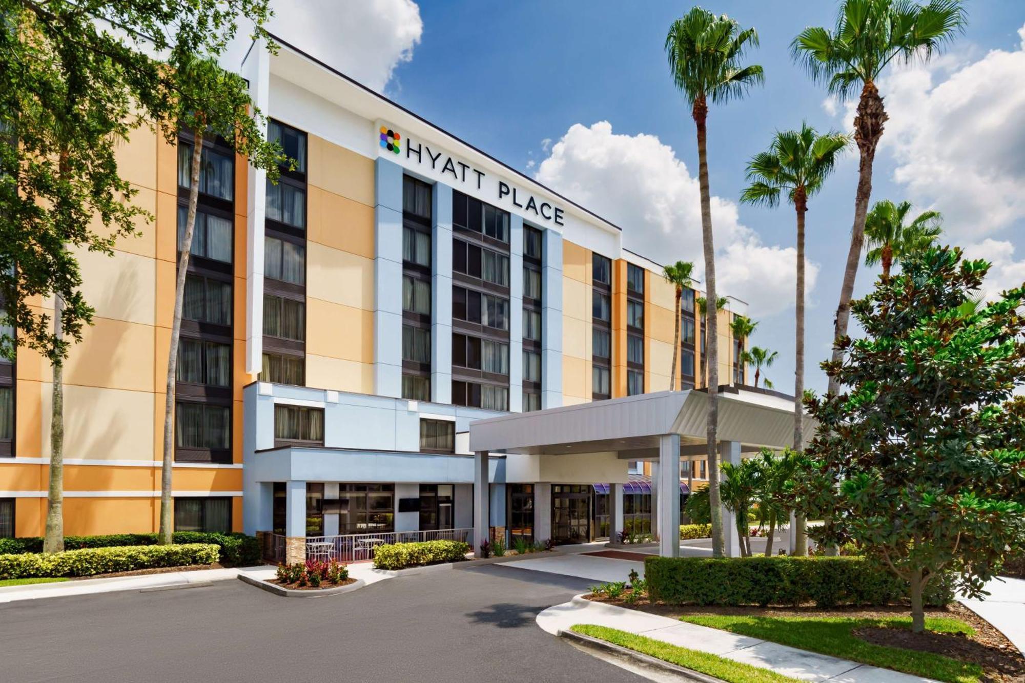 Hotel Hyatt Place Across From Universal