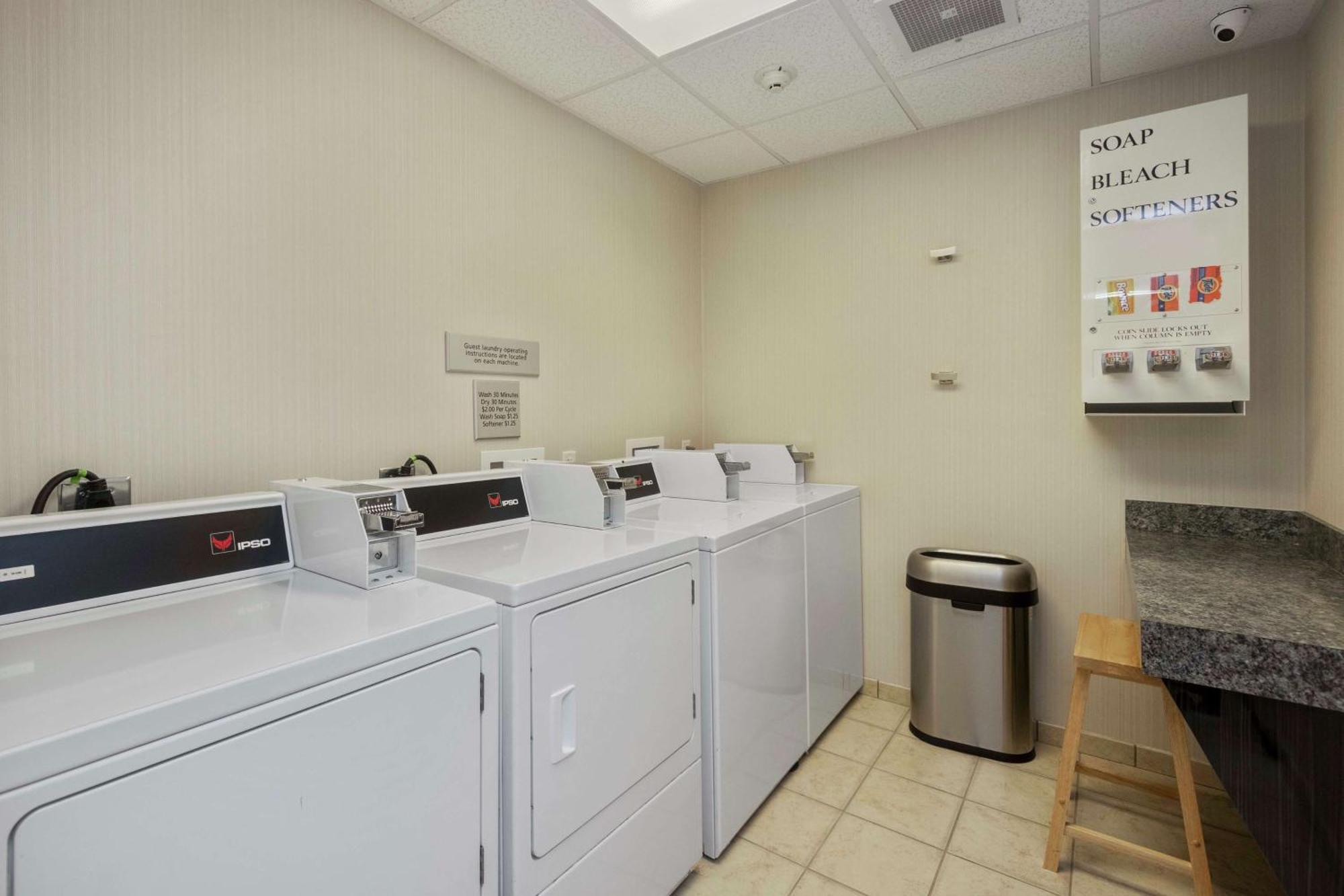 Hampton & Orlando-apopka Hotel Forest City