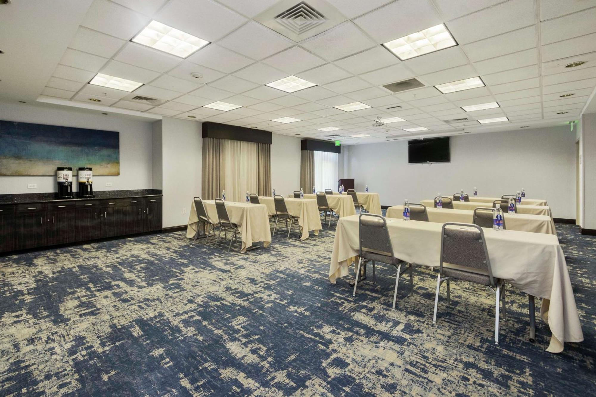 Hampton & Orlando-apopka Hotel 3*