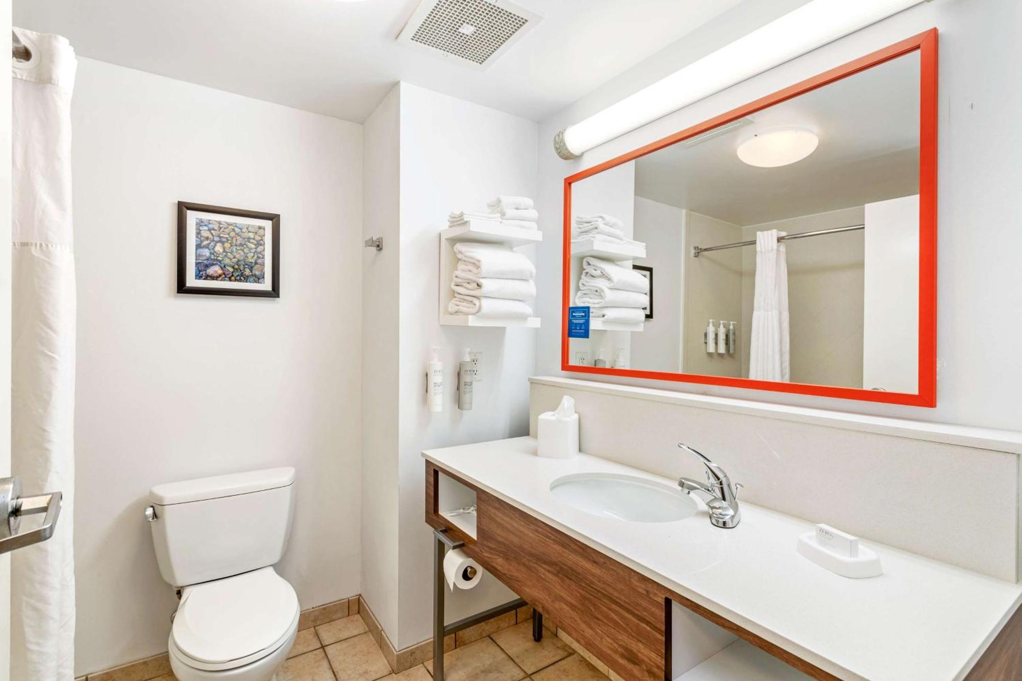 Hampton & Orlando-apopka Hotel Forest City
