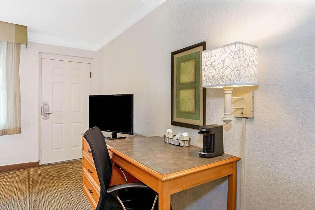 Hotel La Quinta By Wyndham Airport West Orlando