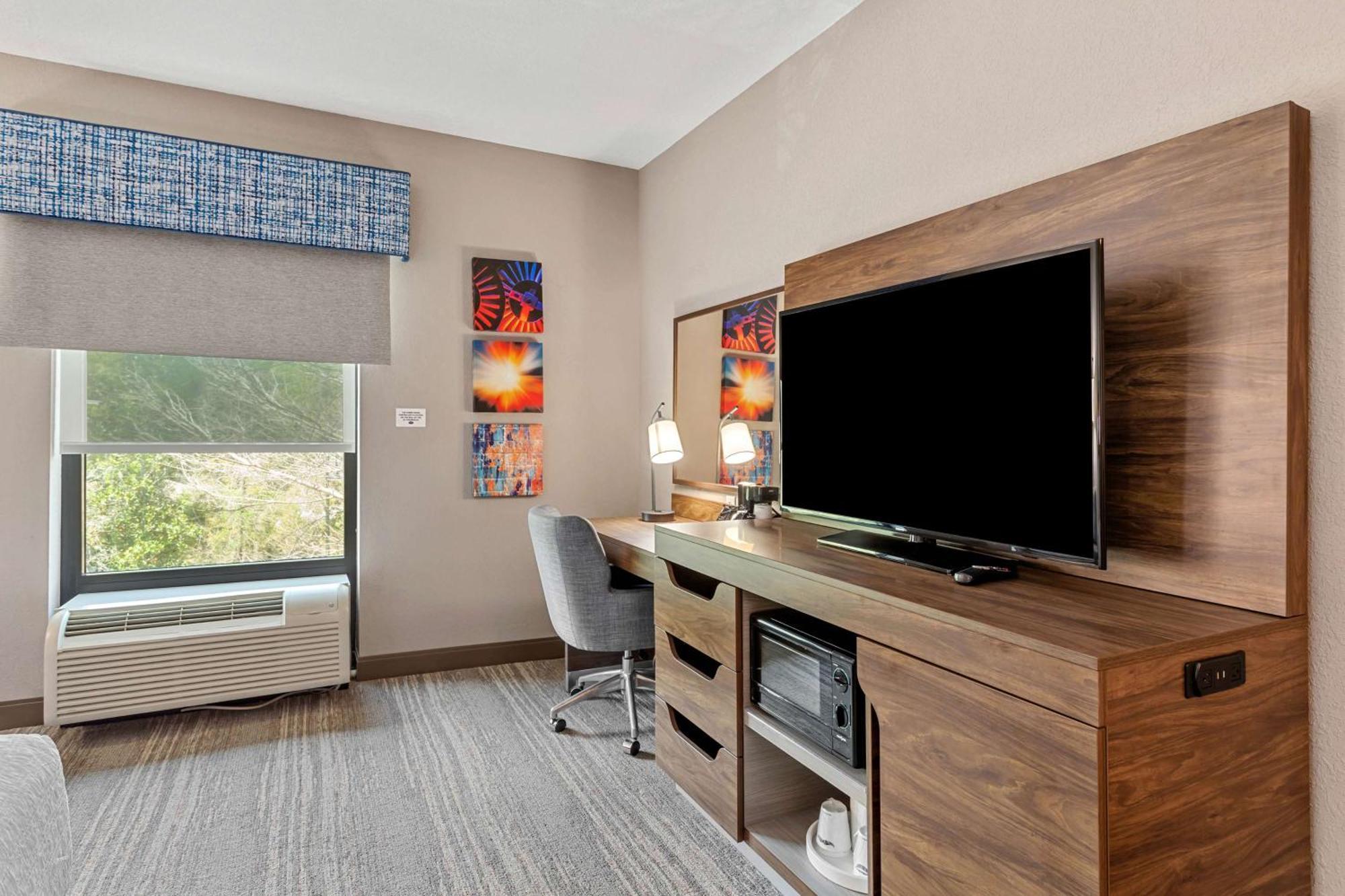 Hampton & Orlando-apopka Hotel Forest City