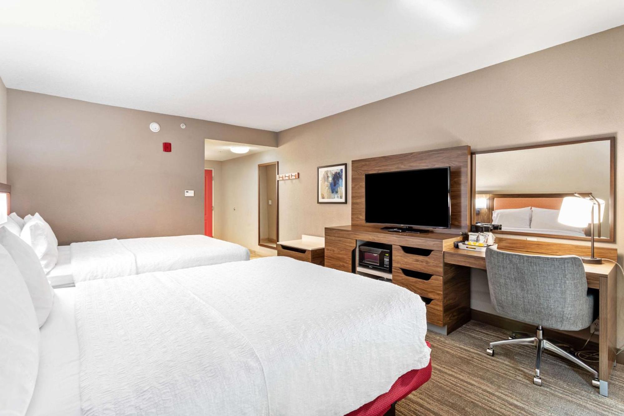 Hampton & Orlando-apopka Hotel Forest City