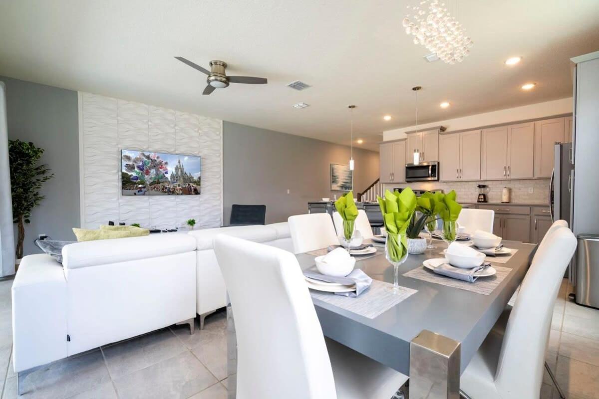 Splendid 5bd W Pool At Solara 2154 Holiday home