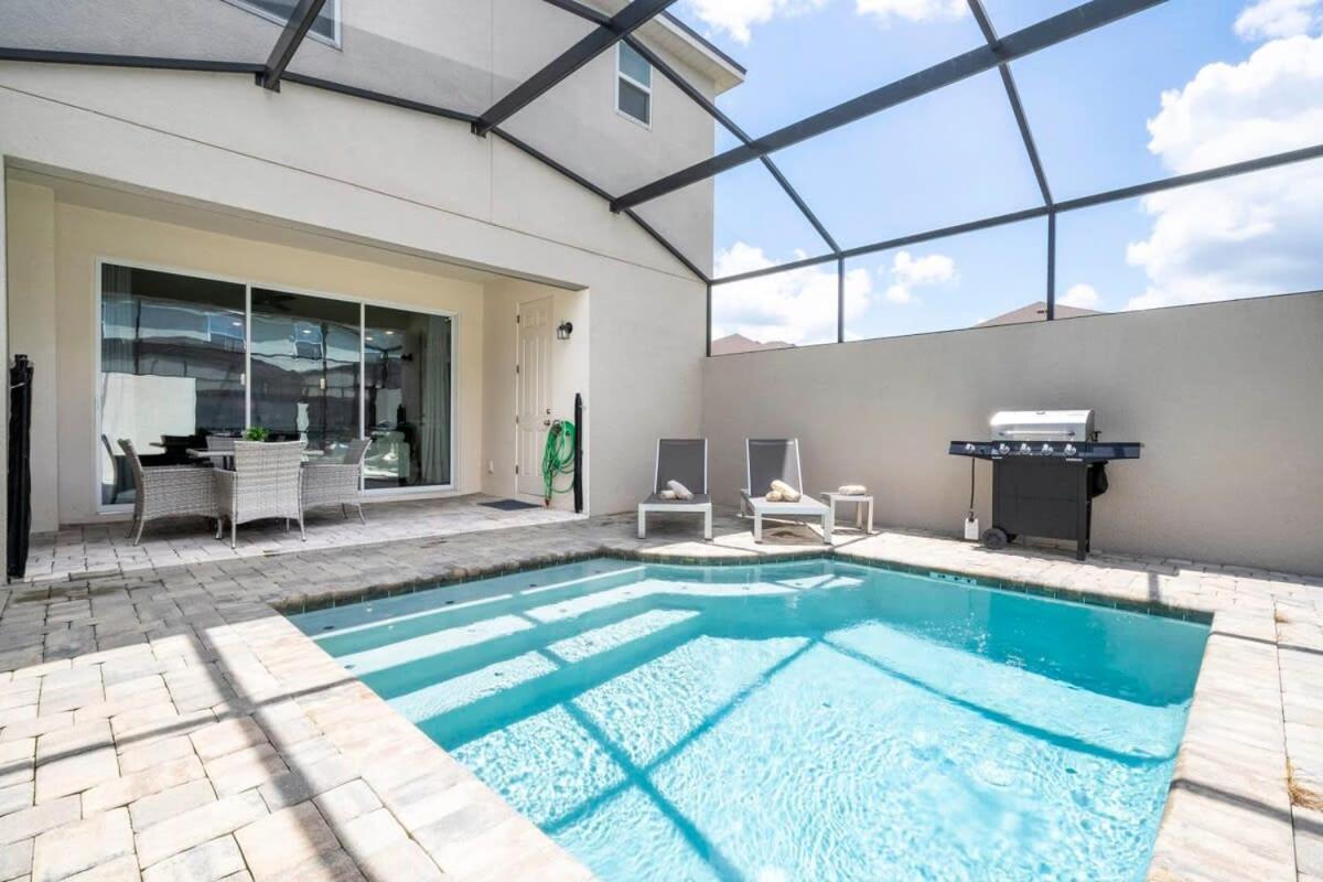 Splendid 5bd W Pool At Solara 2154 *
