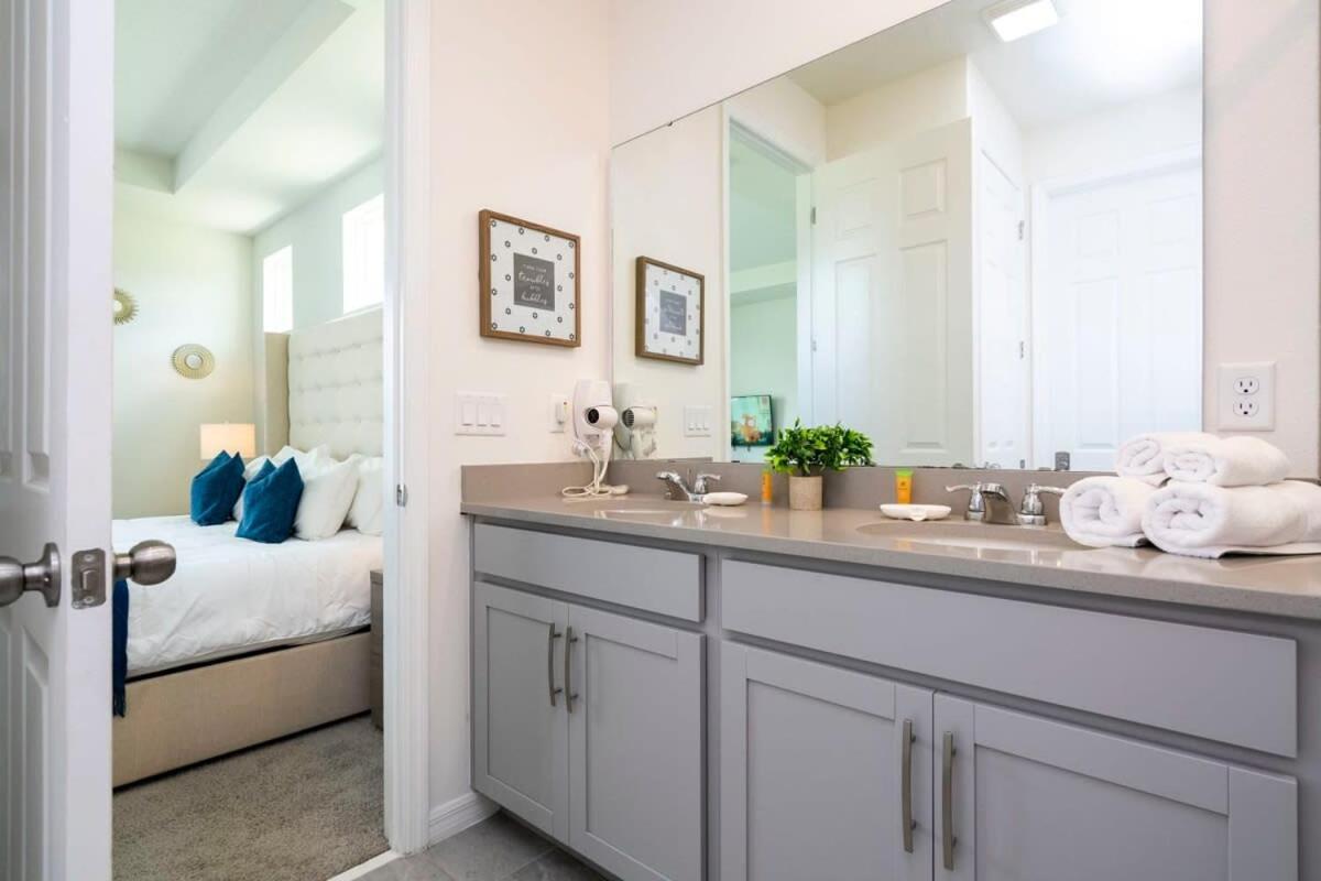 Holiday home Splendid 5bd W Pool At Solara 2154