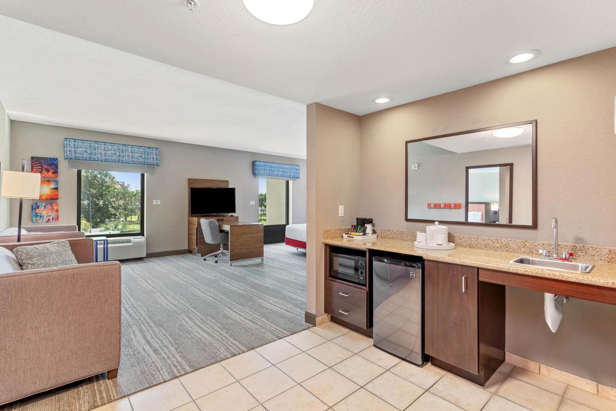 Hampton & Orlando-apopka Hotel