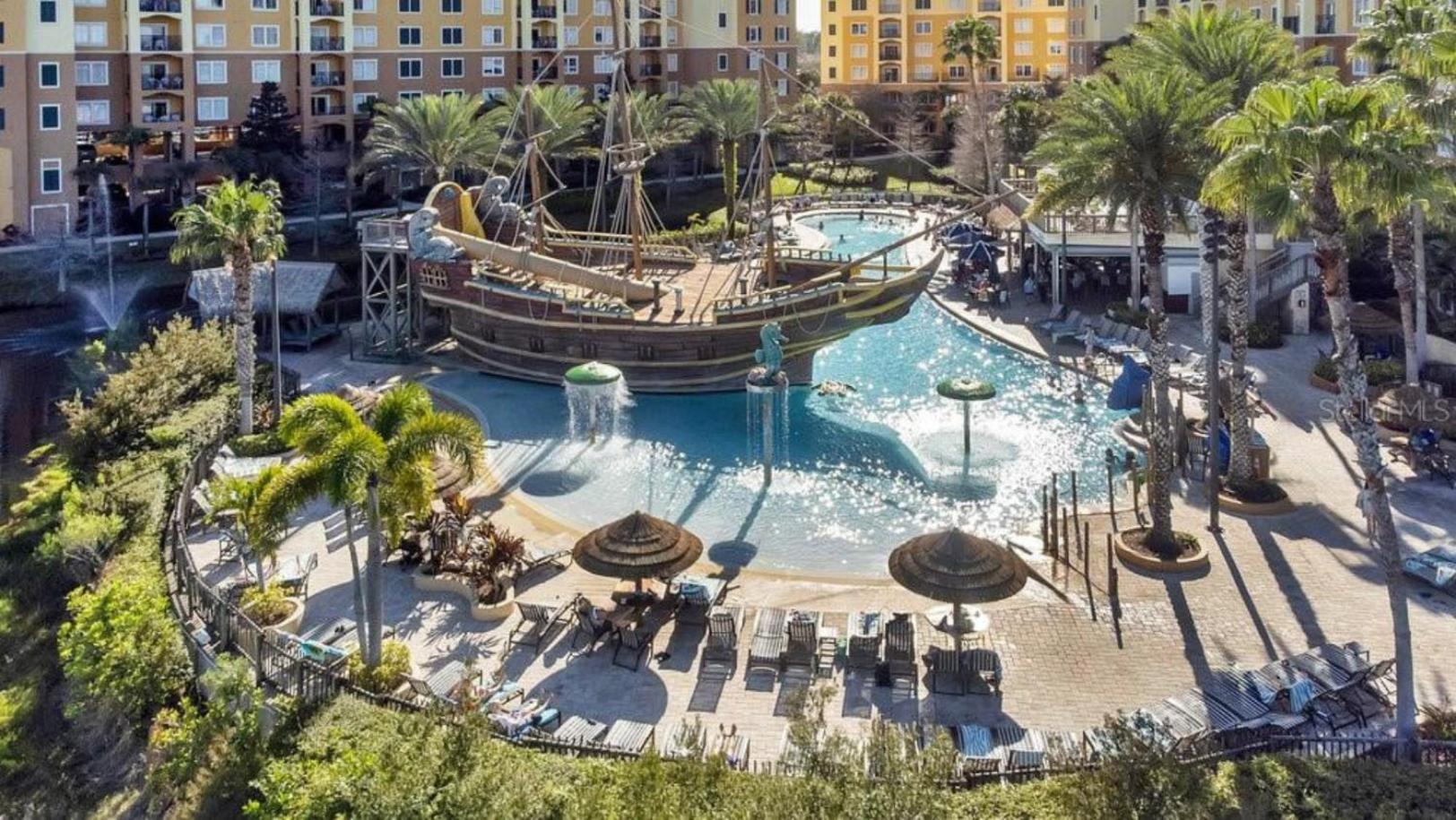 Pirate Ship Aparthotel *